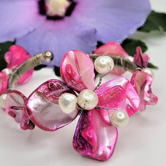 PINK Sea Shell With Simulated Pearl Beads Cuff Bracelet - Adjustable - Picture 2 of 10